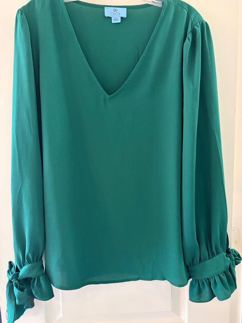 CeCe Green V‑Neck Long Sleeve Blouse with Tie Cuffs